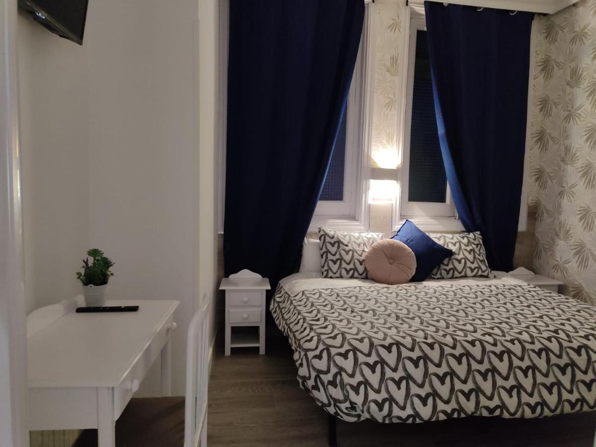 Hostal Alfaro Madrid Eksteriør bilde