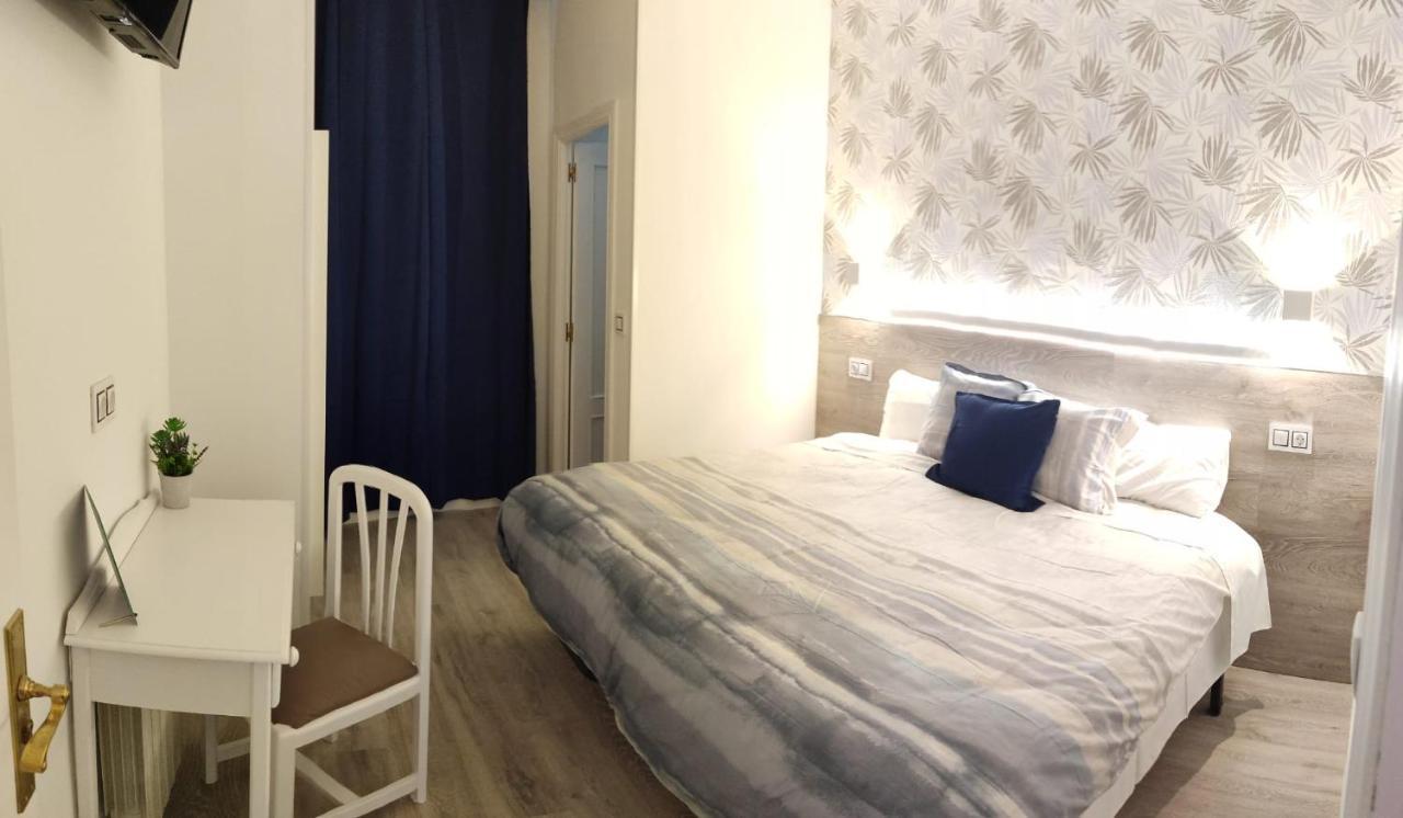Hostal Alfaro Madrid Eksteriør bilde