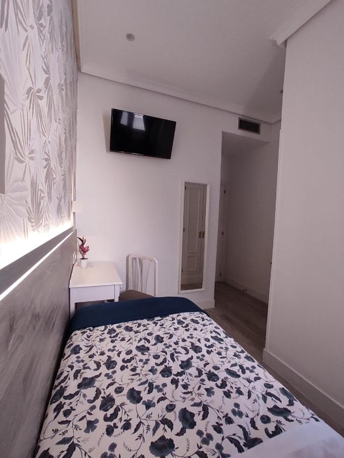 Hostal Alfaro Madrid Eksteriør bilde
