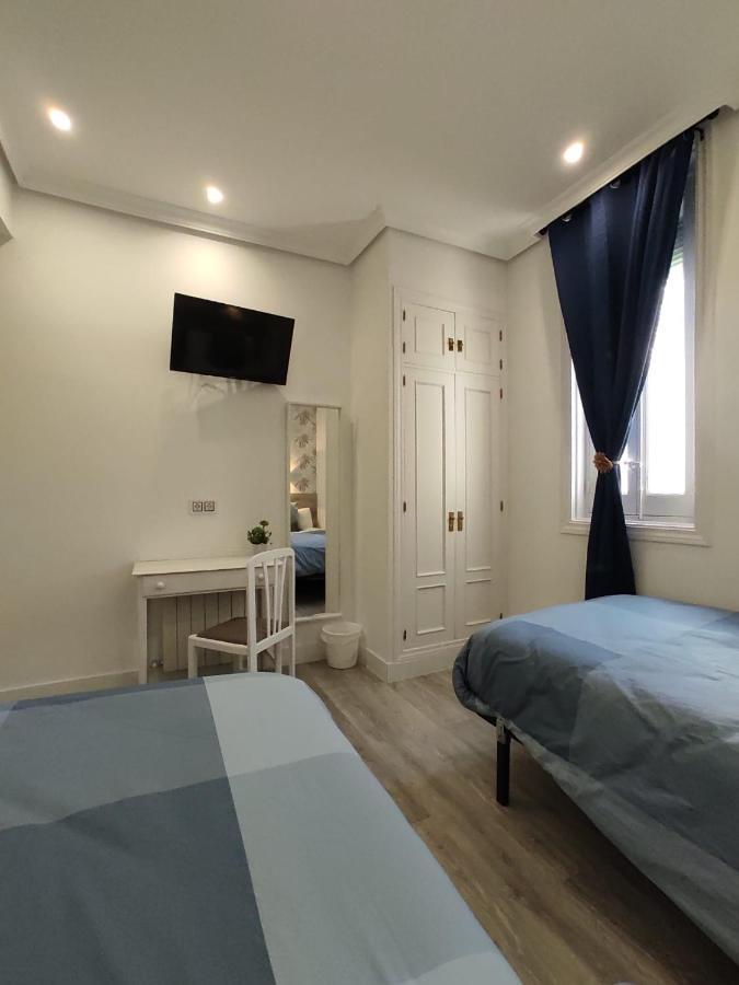 Hostal Alfaro Madrid Eksteriør bilde