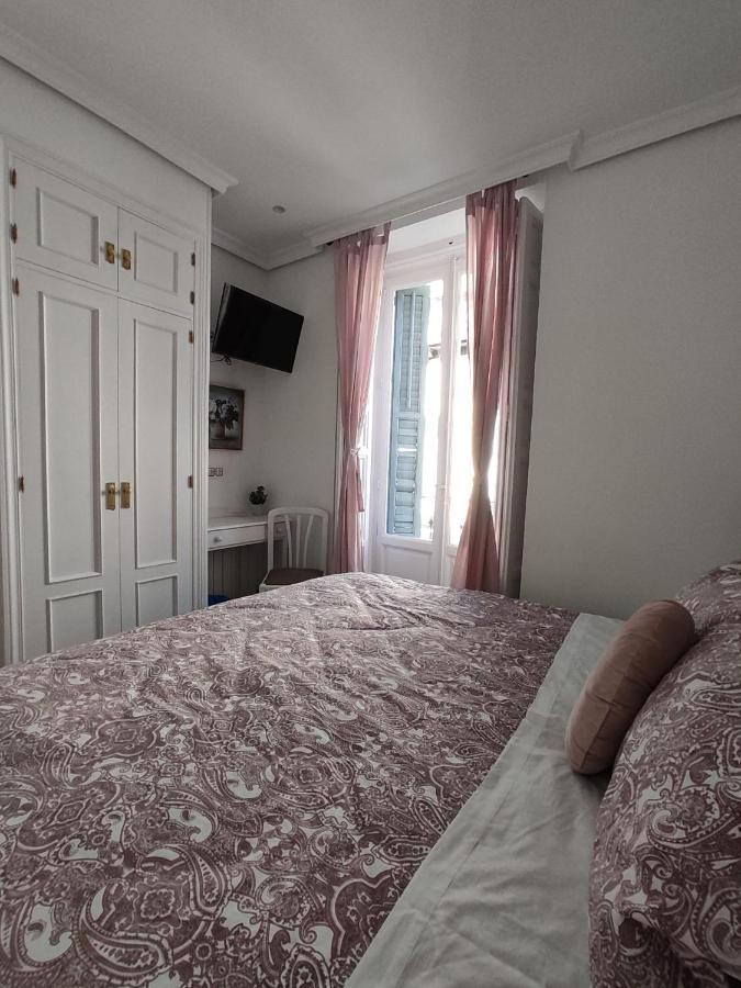 Hostal Alfaro Madrid Eksteriør bilde