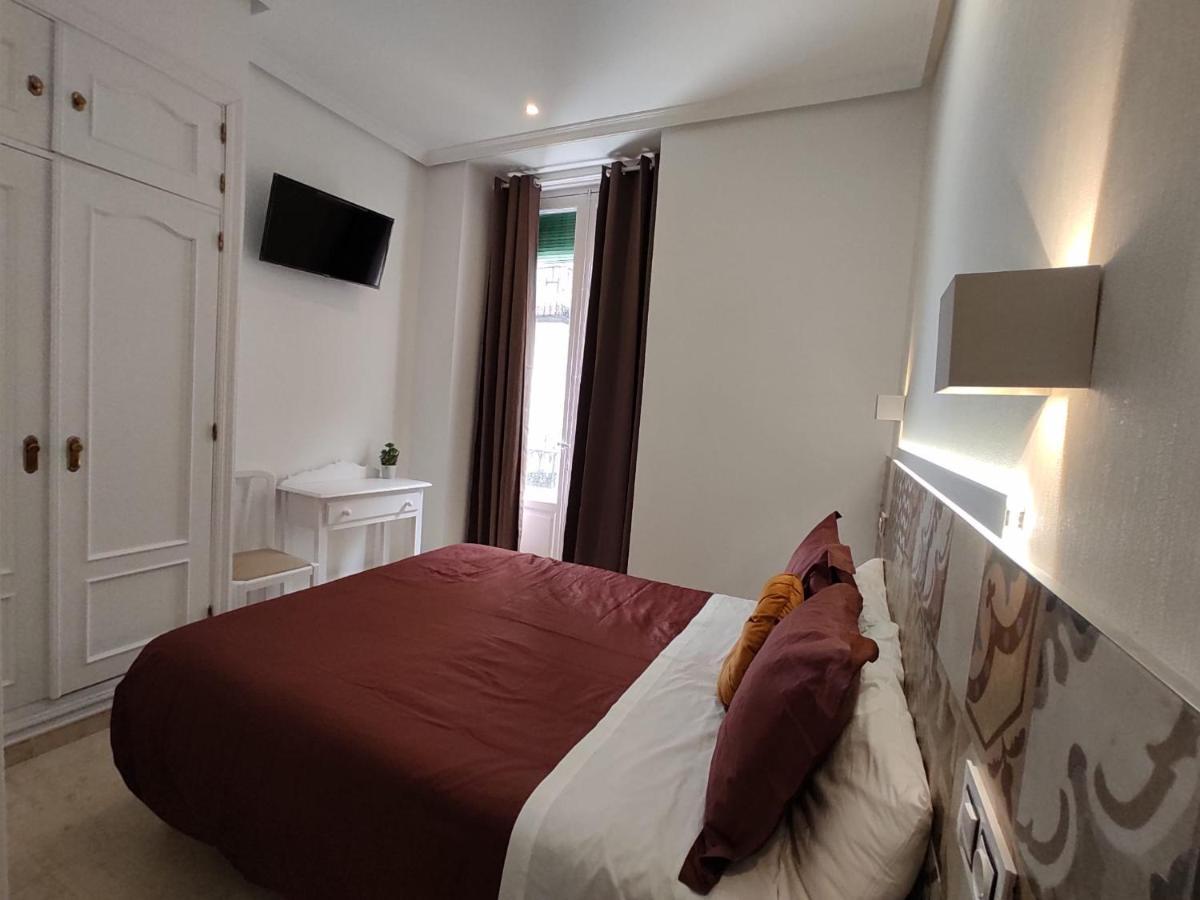 Hostal Alfaro Madrid Eksteriør bilde