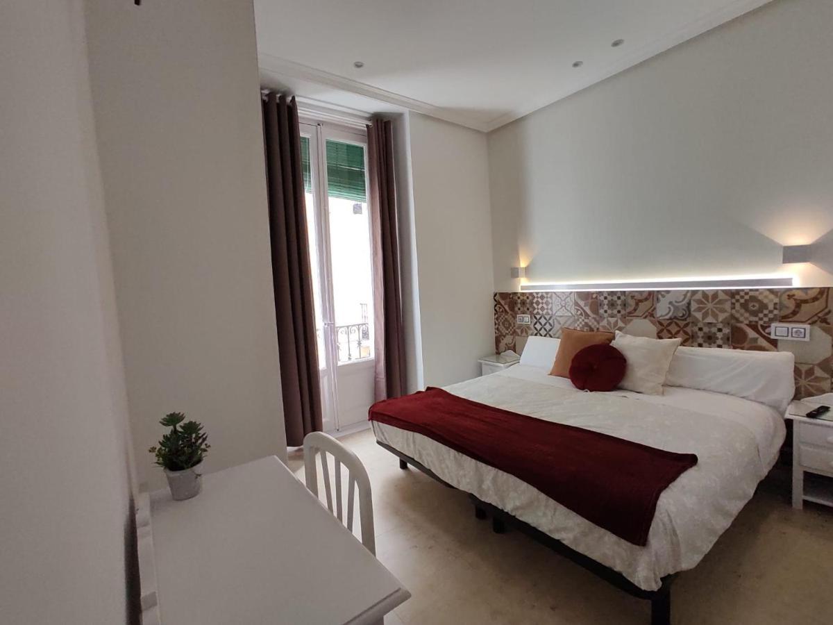 Hostal Alfaro Madrid Eksteriør bilde