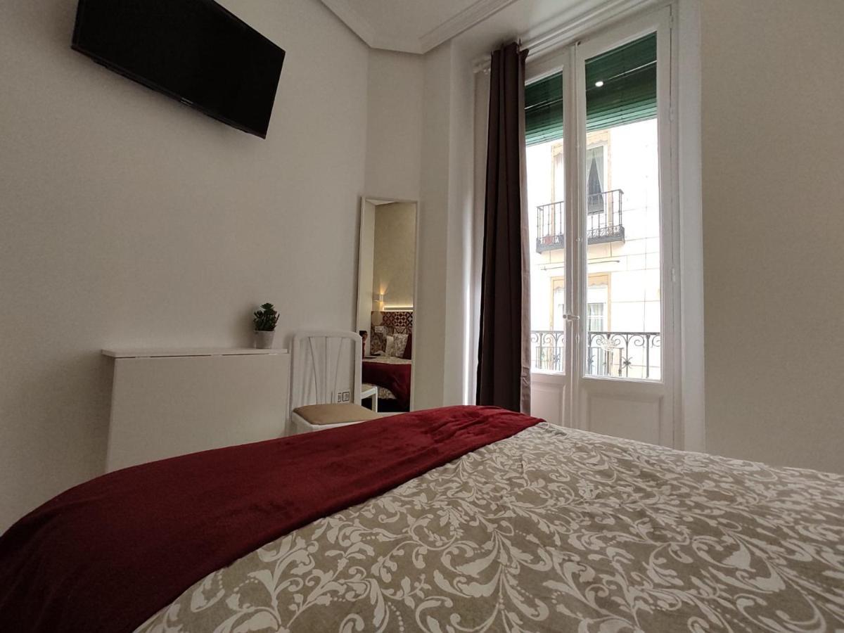 Hostal Alfaro Madrid Eksteriør bilde