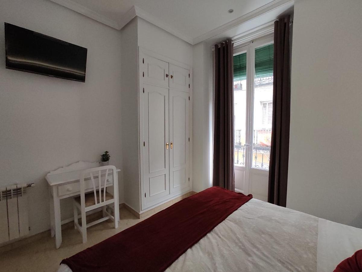 Hostal Alfaro Madrid Eksteriør bilde