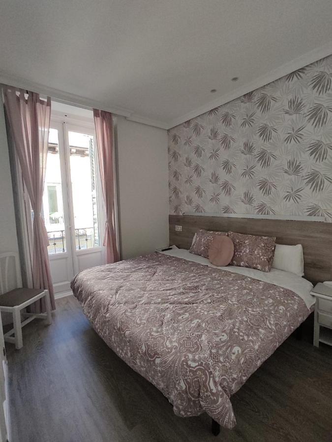 Hostal Alfaro Madrid Eksteriør bilde