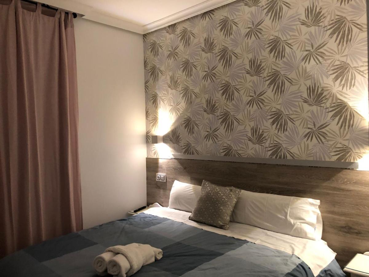Hostal Alfaro Madrid Eksteriør bilde
