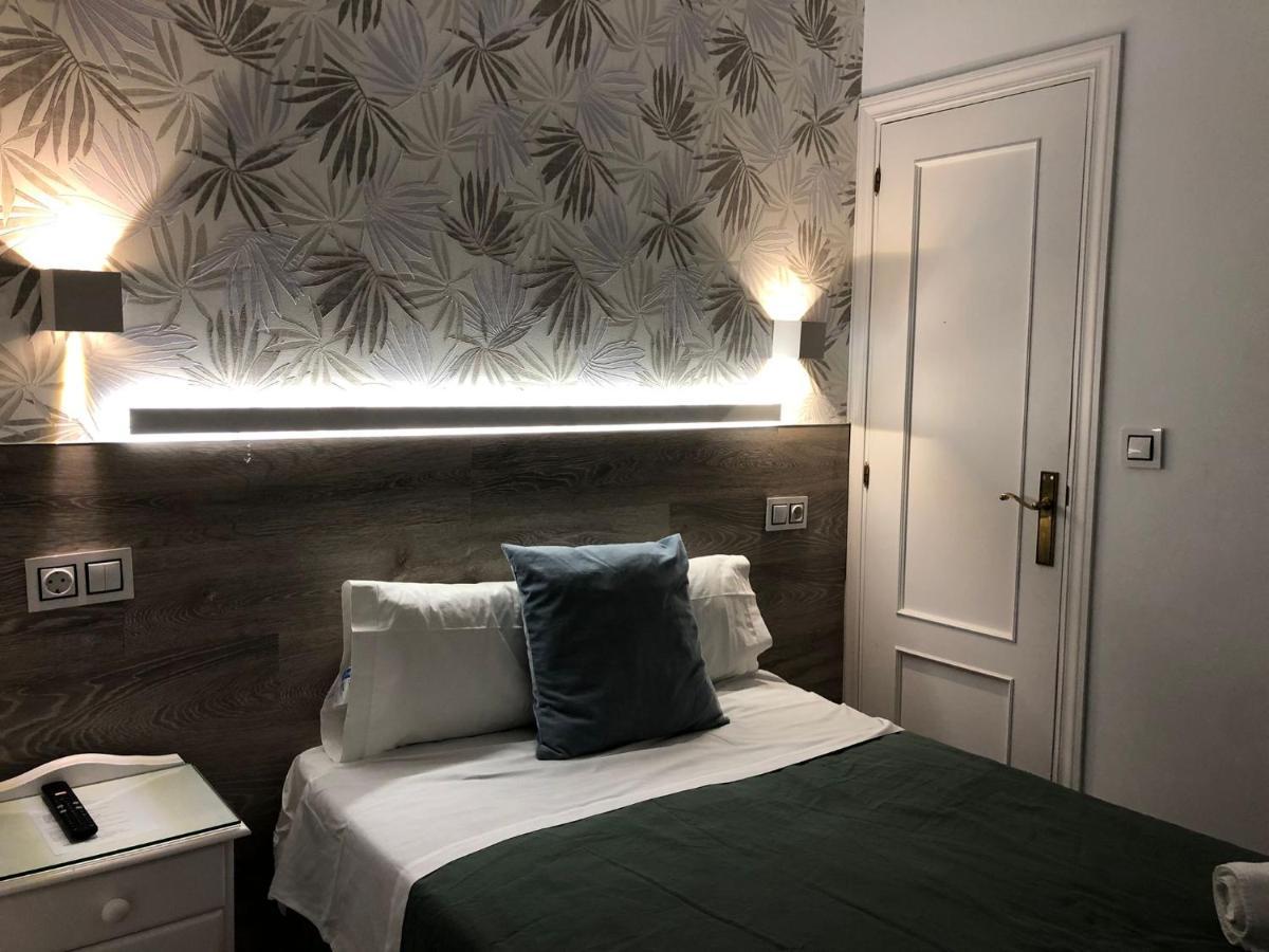 Hostal Alfaro Madrid Eksteriør bilde